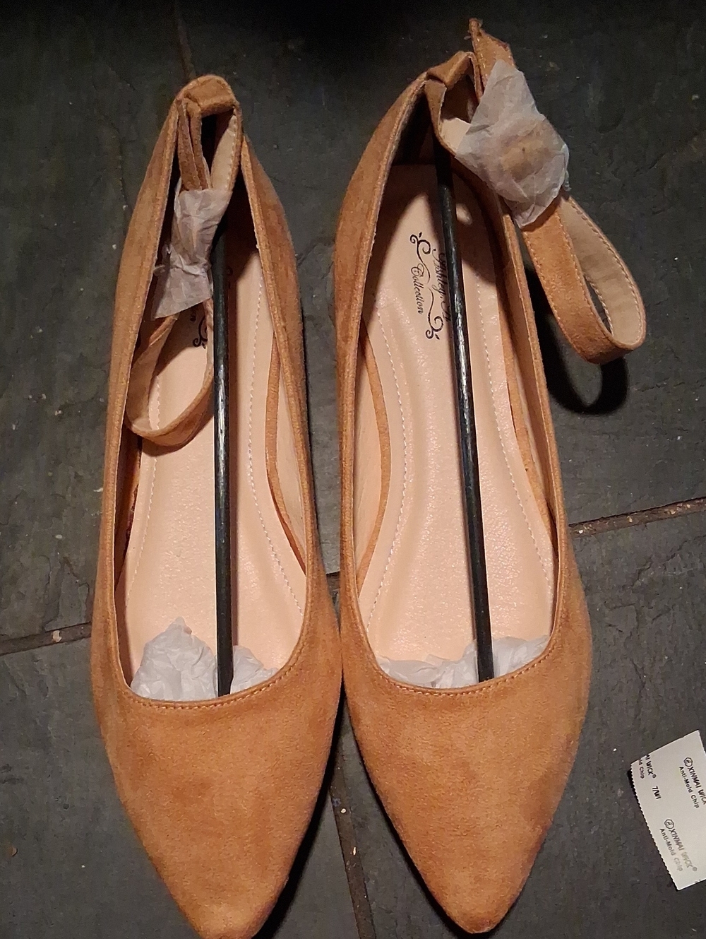 NIB Mila Lady Collection Tan Suede Pointed Toe Ankle Strap Flats 8 - Picture 2 of 9